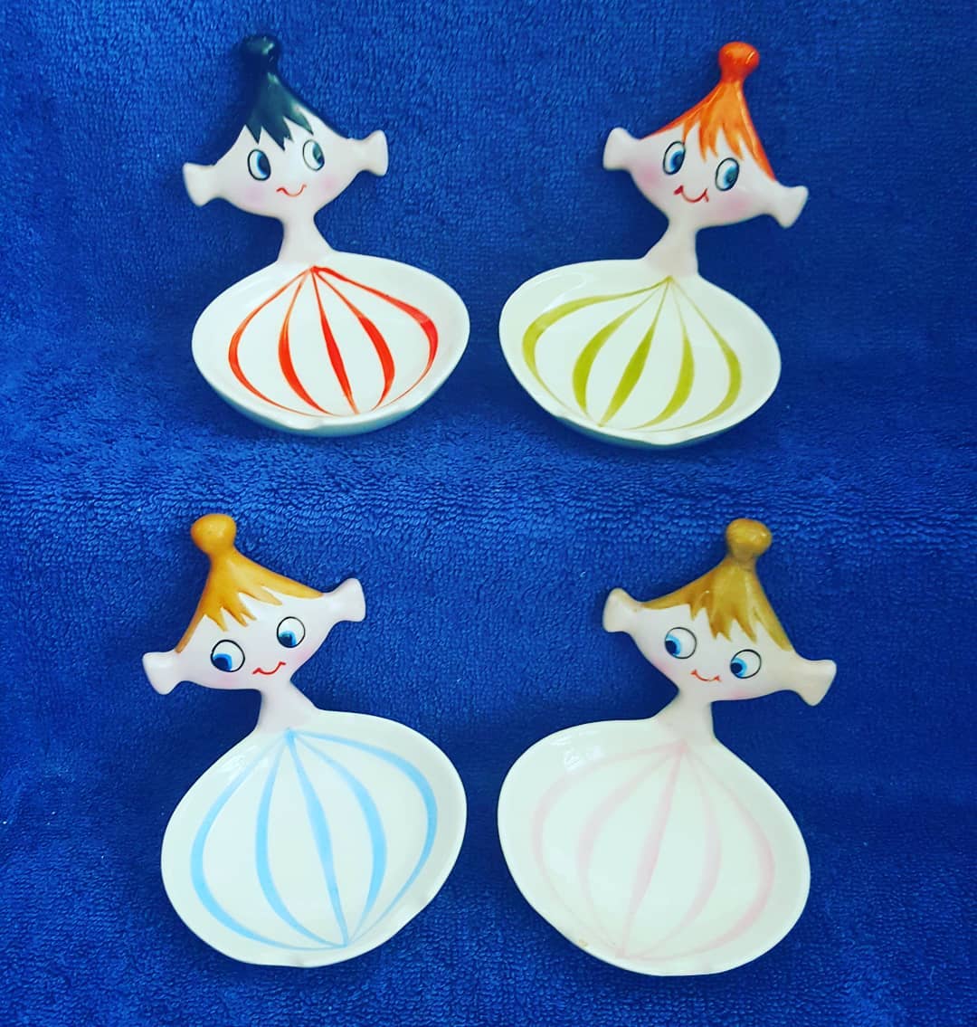 Four Pixieware Serviette Ashtrays