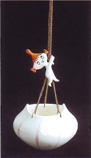 Hanging Planter with Clinging Pixie