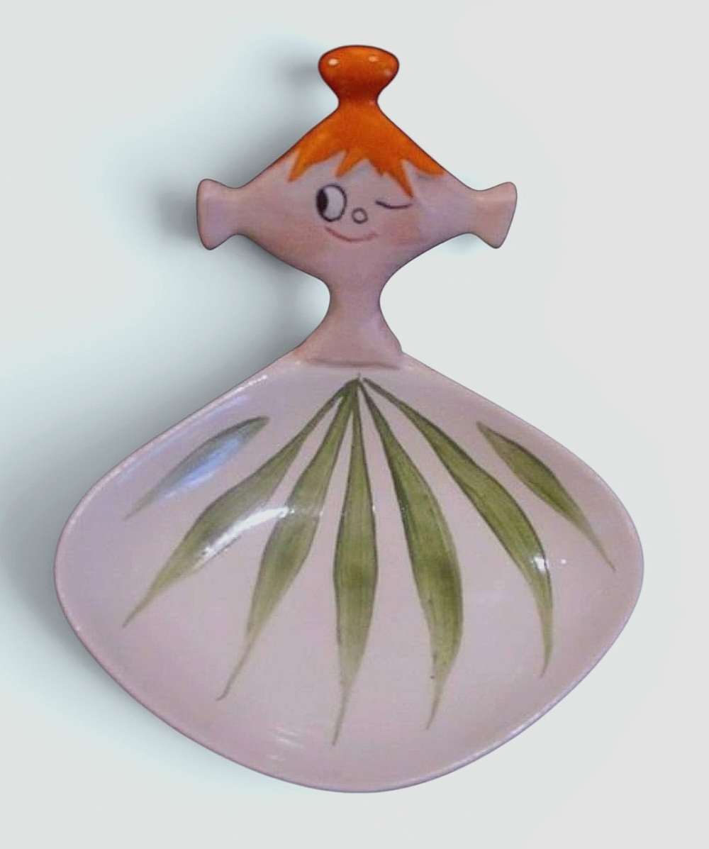 8c. British pixieware nut dish