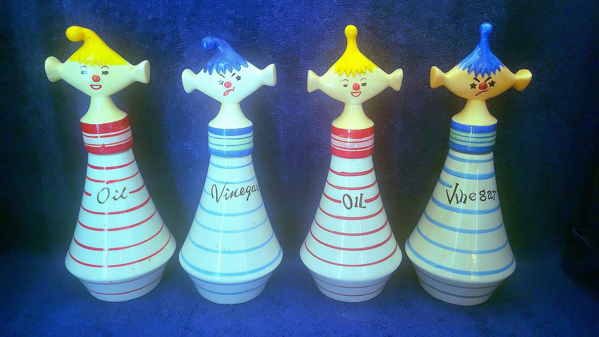 Davar red and blue oil and vinegar cruets