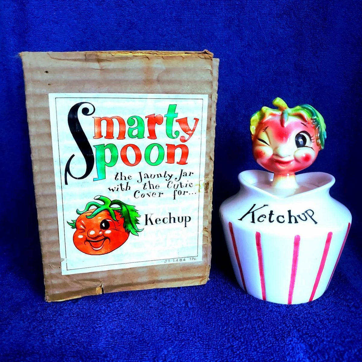 Ketchup jar displayed next to its original box.