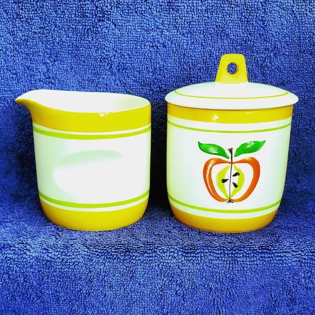 Creamer and sugar set.