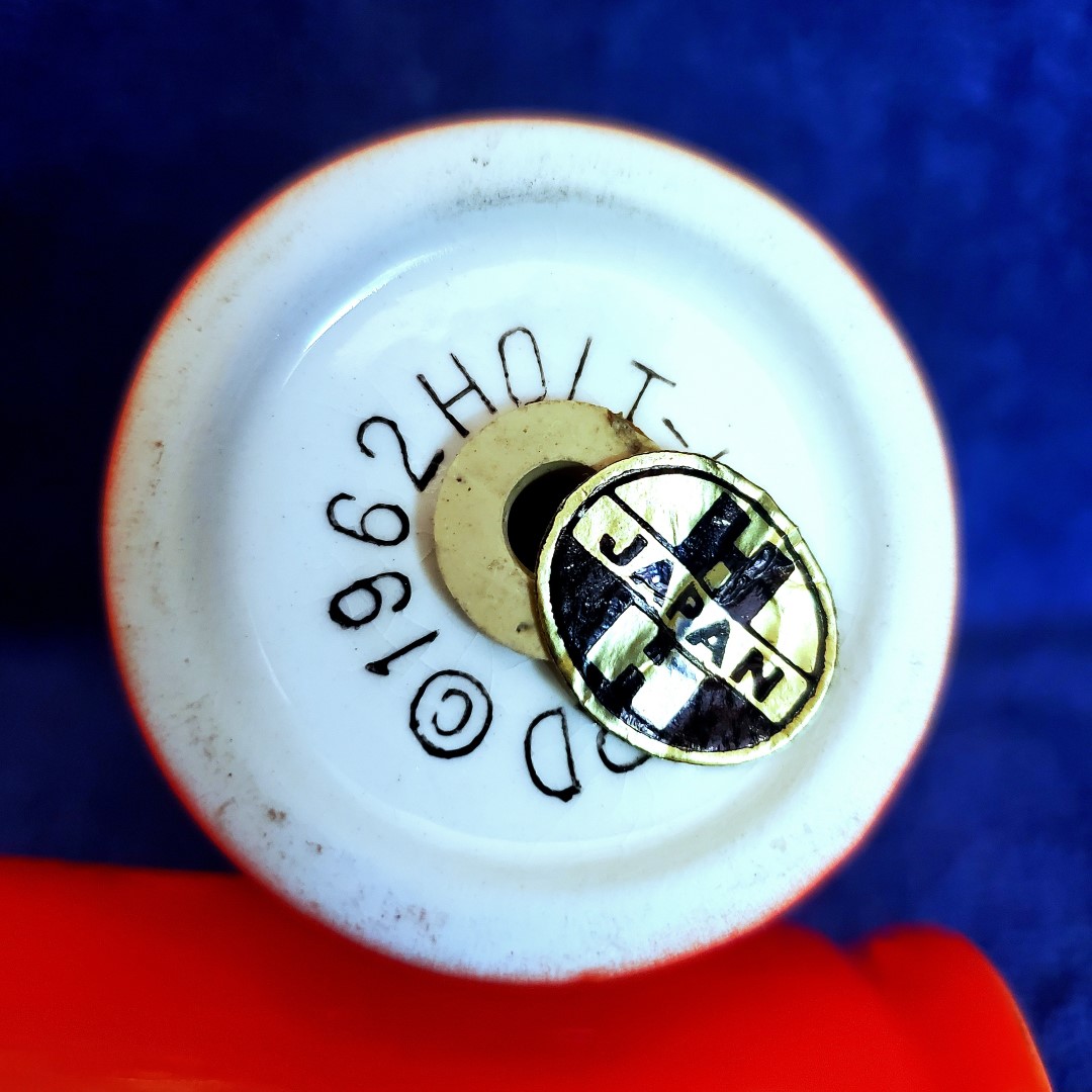 Underside of a Bucks County shaker