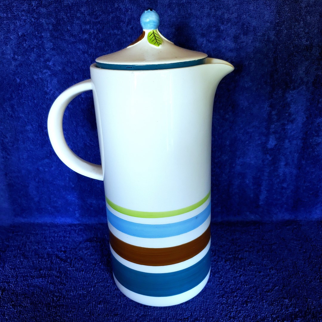 Blueberry coffee pot assembled.