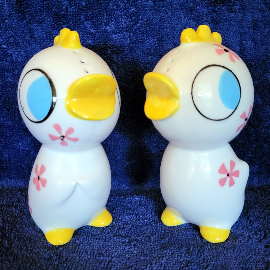 Peepin' Tom and Tweetie full-size salt and pepper shakers