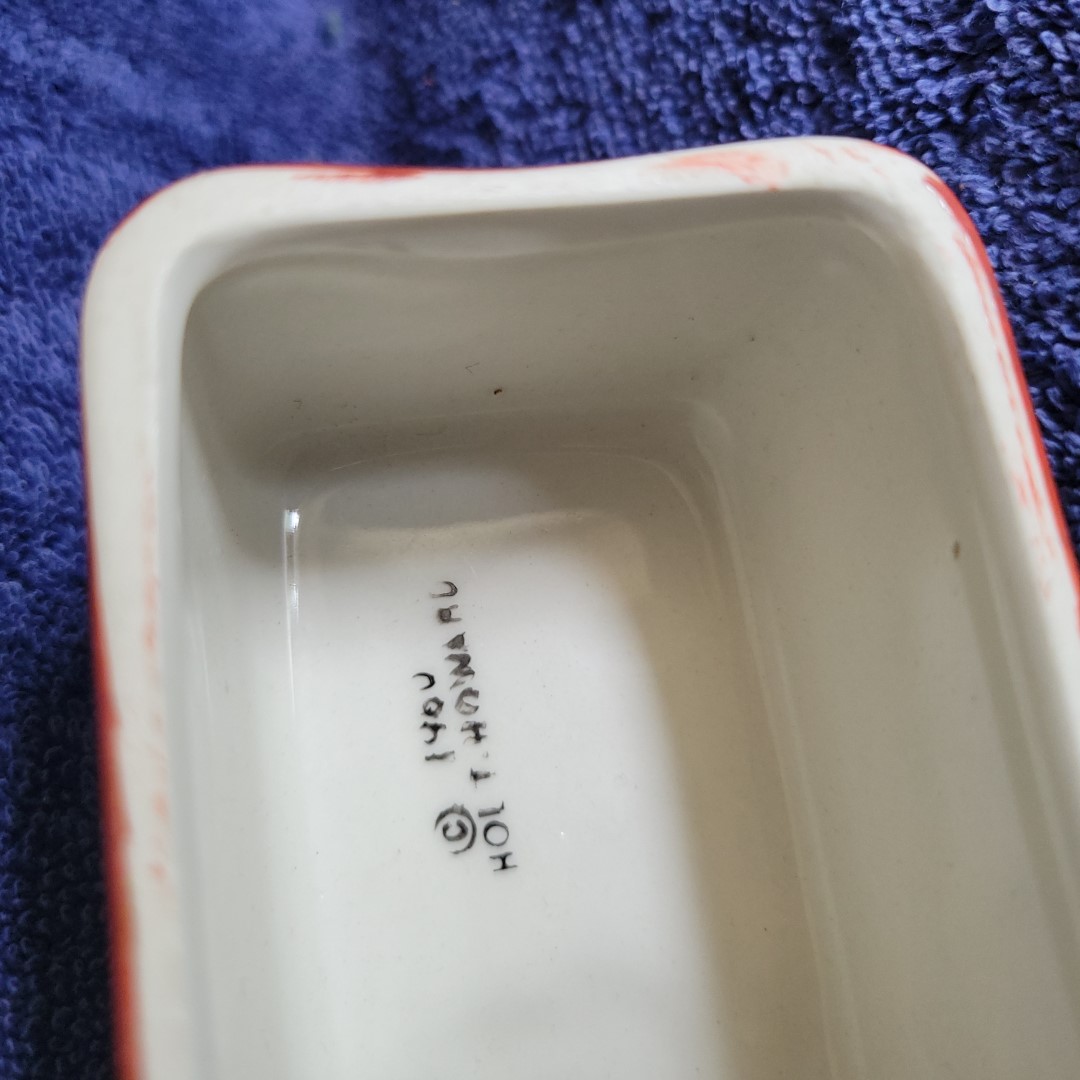 1960 Holt Howard backstamp on the full-body rooster butter dish.