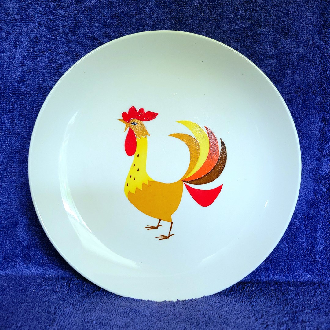 Holt Howard Coq Rouge luncheon plate with full-body rooster decoration.