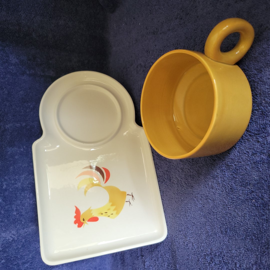 Holt Howard Coq Rouge snack dish with separate gold-colored chicken soup mug.