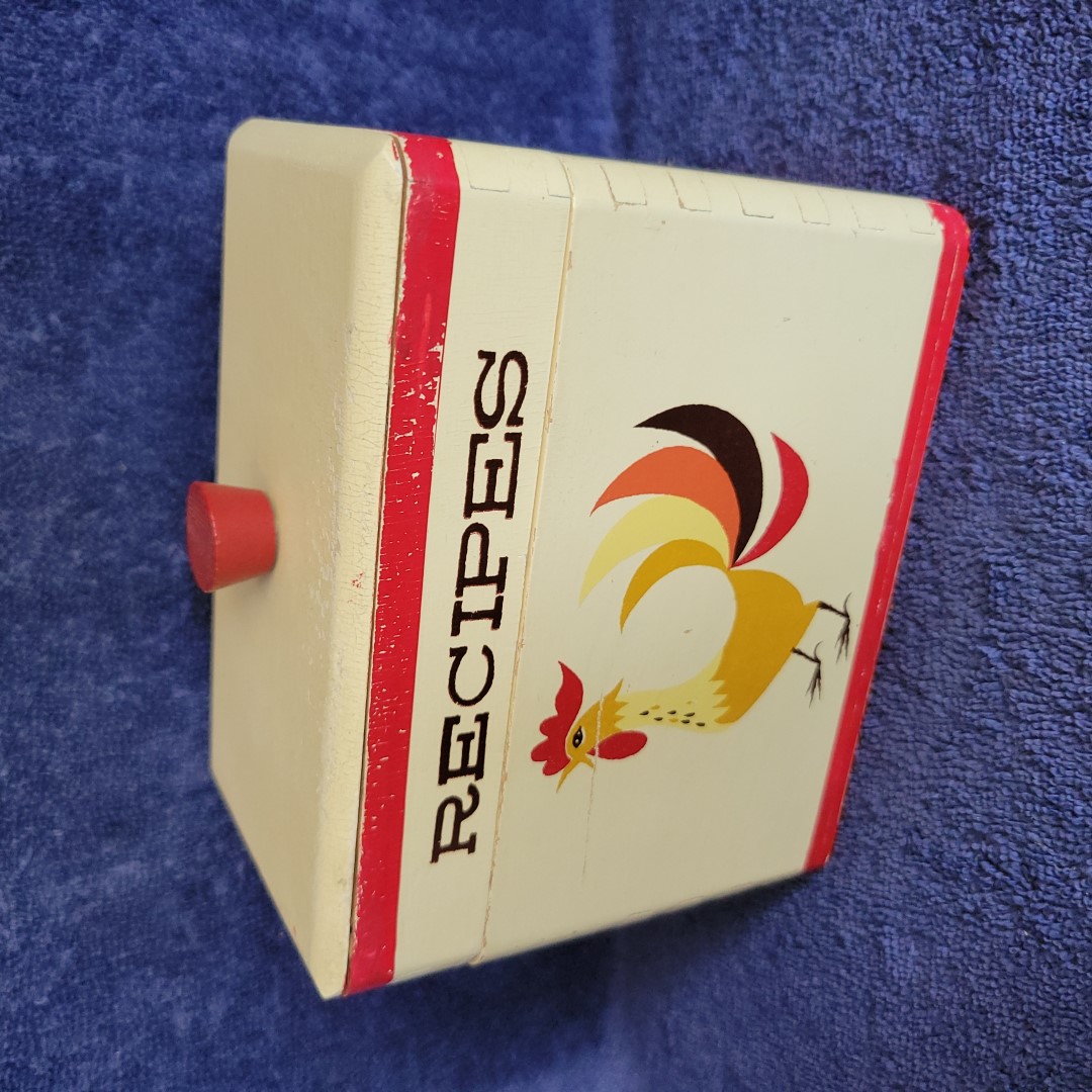 Coq Rouge wooden recipe box with lid closed.
