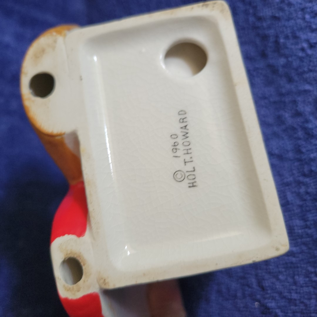 Backstamp of Holt Howard Coq Rouge rooster napkin holder showing 1960 date.