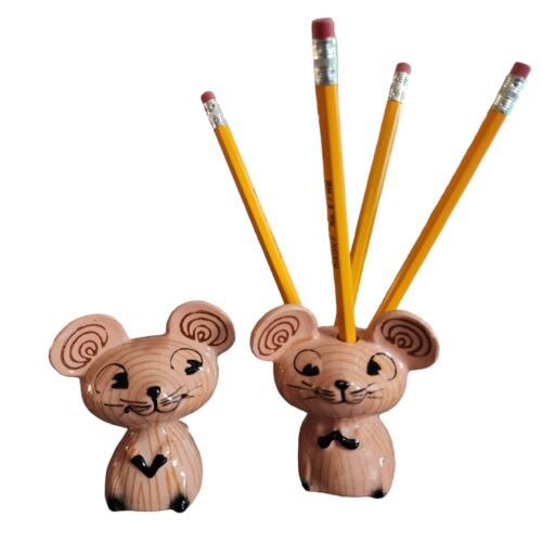 Merry Mouse Desk Set shown with pencils.