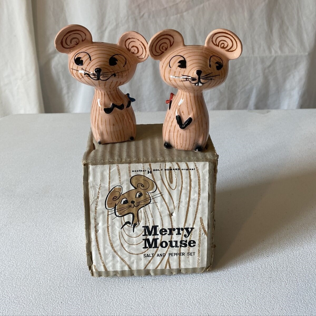 Merry Mouse salt and pepper shakers displayed with original box.