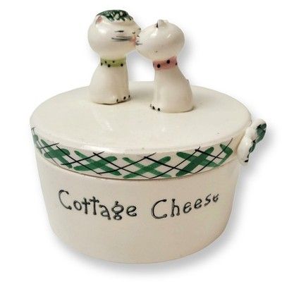 Holt-Howard Cozy Kittens Cottage Cheese Crock with kissing kittens on lid.