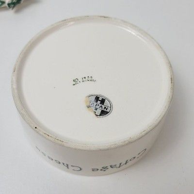 Underside of Cozy Kittens Cottage Cheese Crock with Holt-Howard mark and Japan foil label.