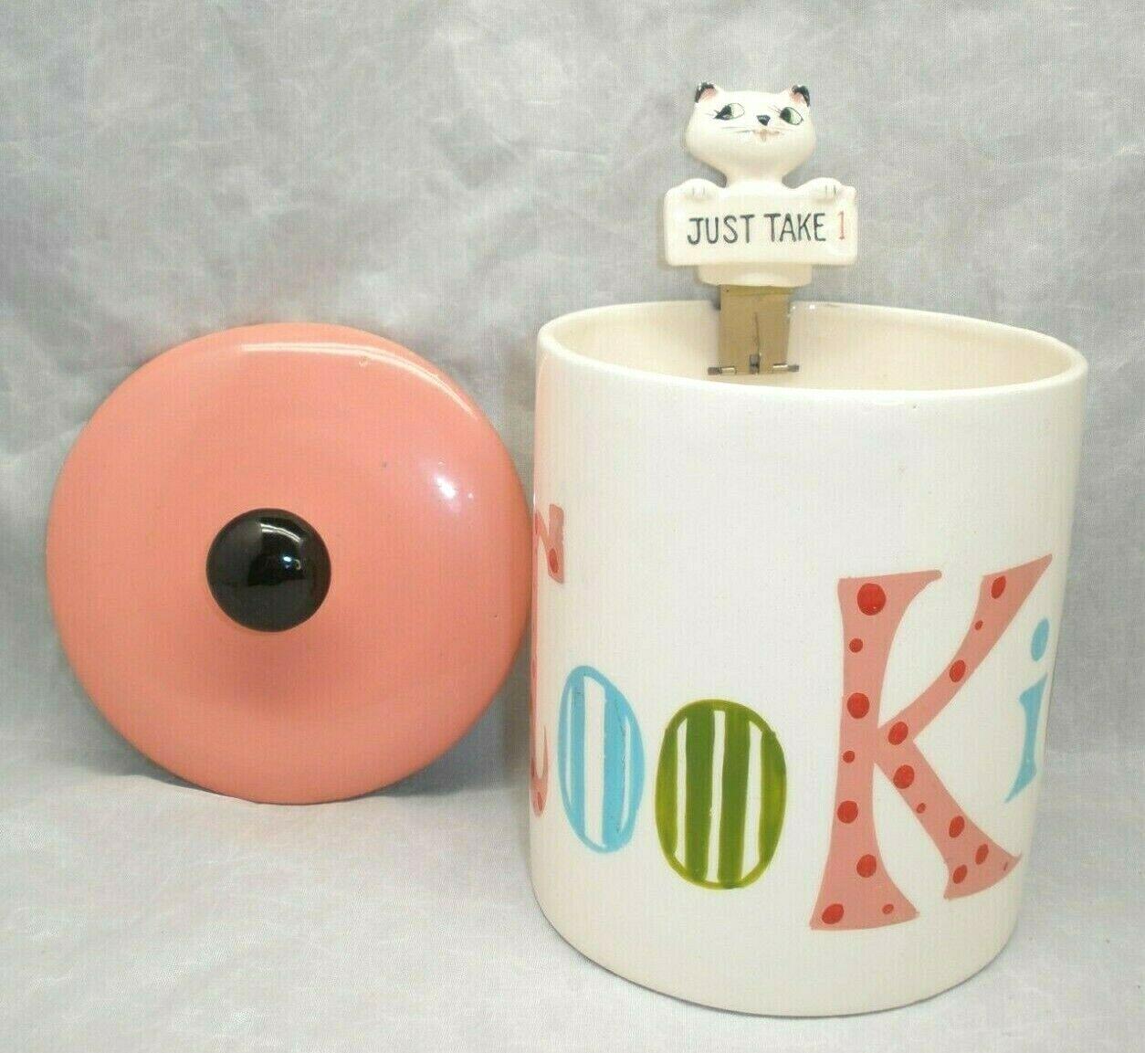 Holt-Howard Cozy Kittens Pop-Up Cookie Jar with lid removed and kitten sign raised.