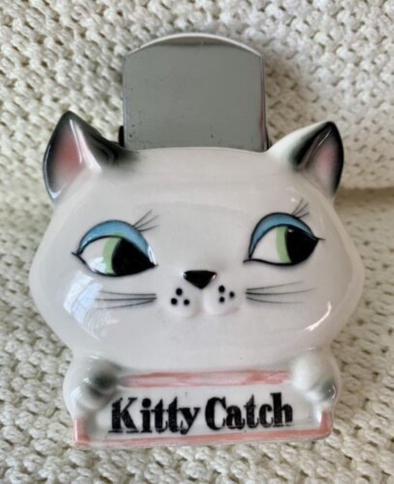Front view of Holt-Howard Cozy Kittens Kitty Catch clip.