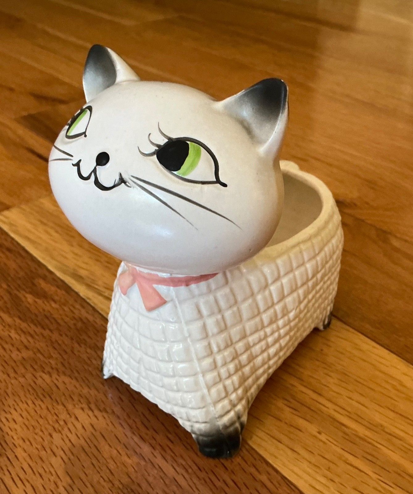 Full-bodied Holt-Howard Cozy Kitten planter, three-quarter front view.