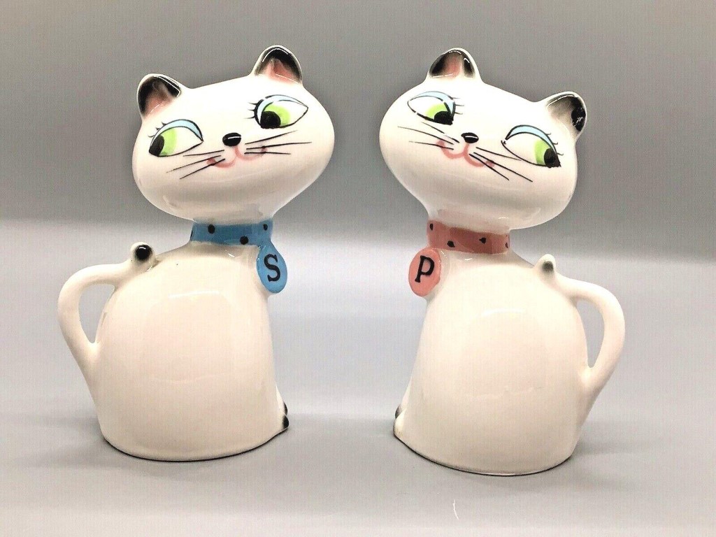 Rare Holt-Howard Cozy Kittens salt and pepper shakers with tail handles.