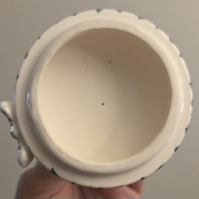 Underside of Cozy Kittens sugar bowl.