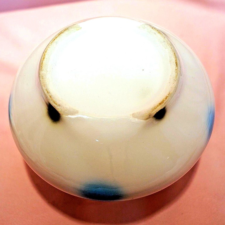 Underside of Cozy Kittens Instant Coffee condiment jar.