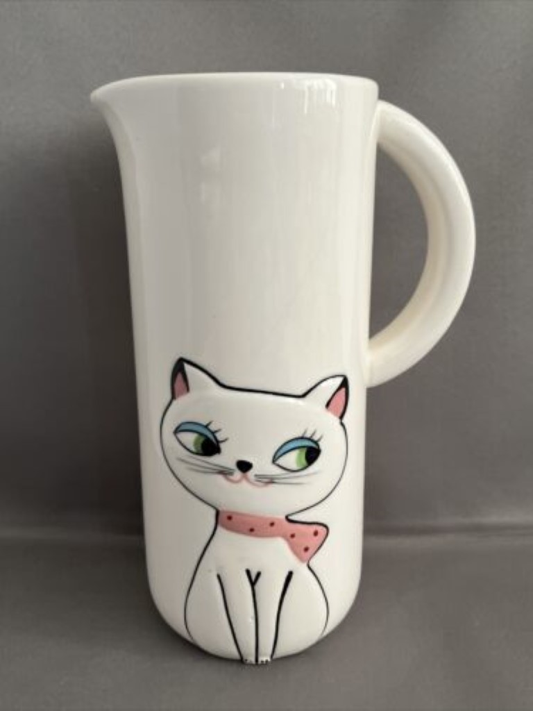 Holt-Howard Cozy Kittens Meow Pitcher, front view.