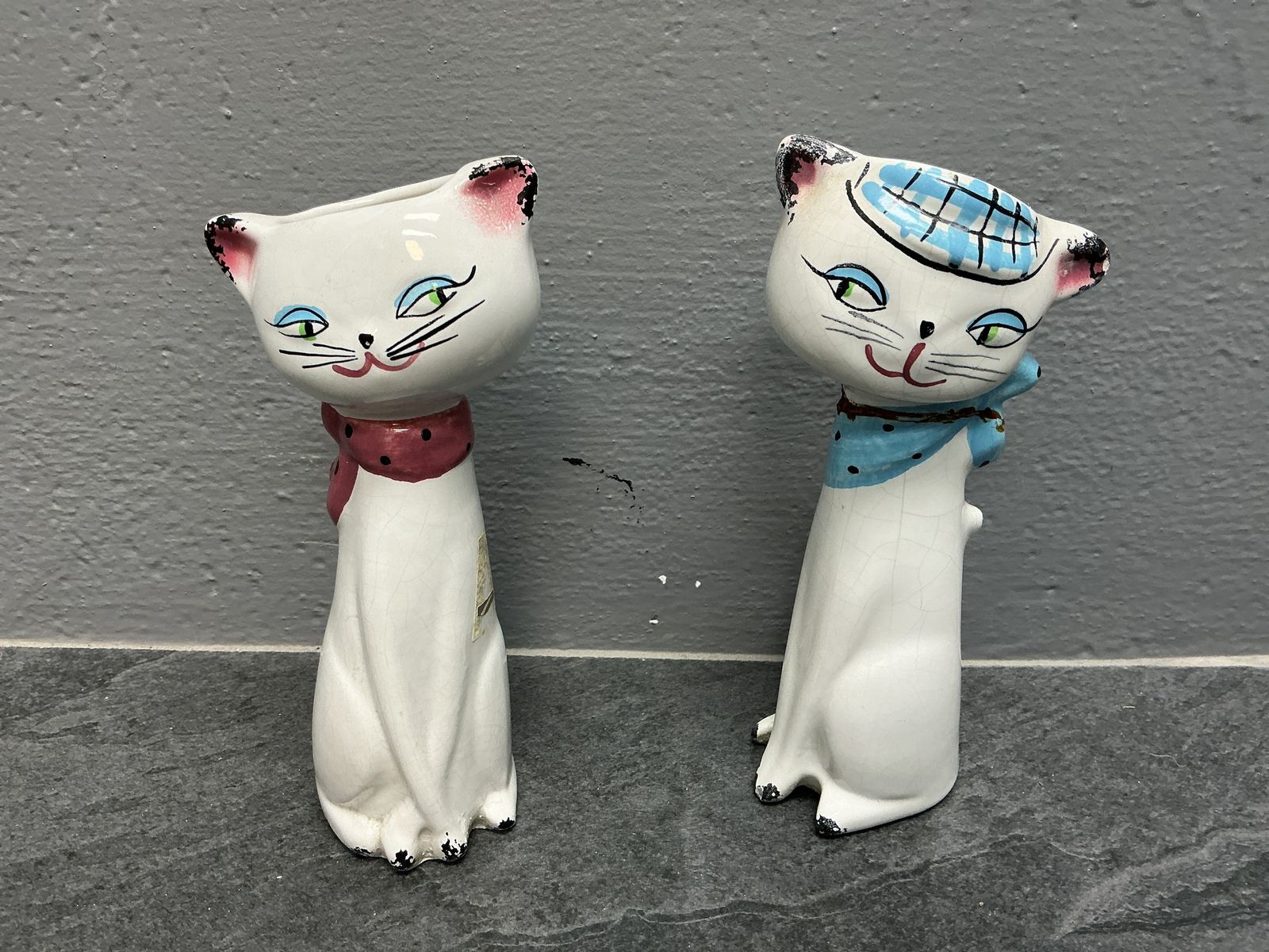Pair of British Cozy Kittens Bud Vases