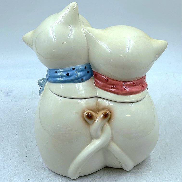 Rear view of Grant Holt Associates Cozy Kittens cookie jar.