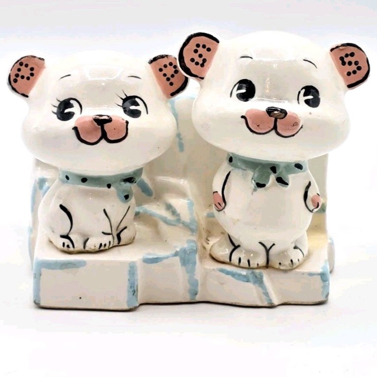 Front view of Holt-Howard Kitchen Cubs napkin holder with salt and pepper shakers.