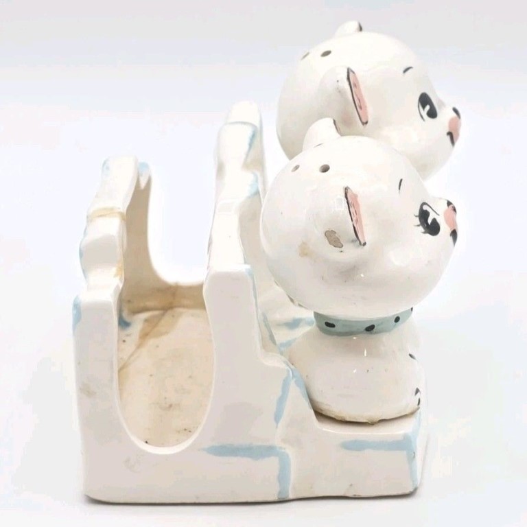 Side view of Kitchen Cubs napkin holder.