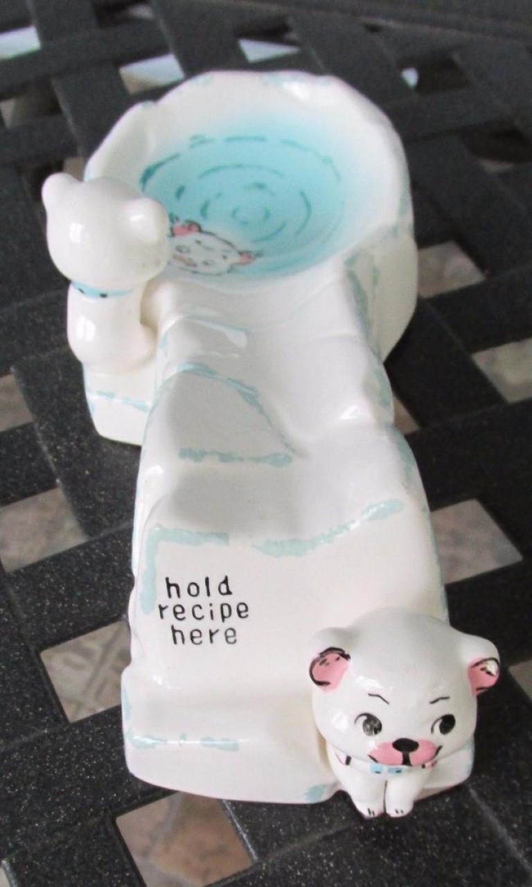 Kitchen Cubs Spoon Rest and Recipe Card Holder, overall view.
