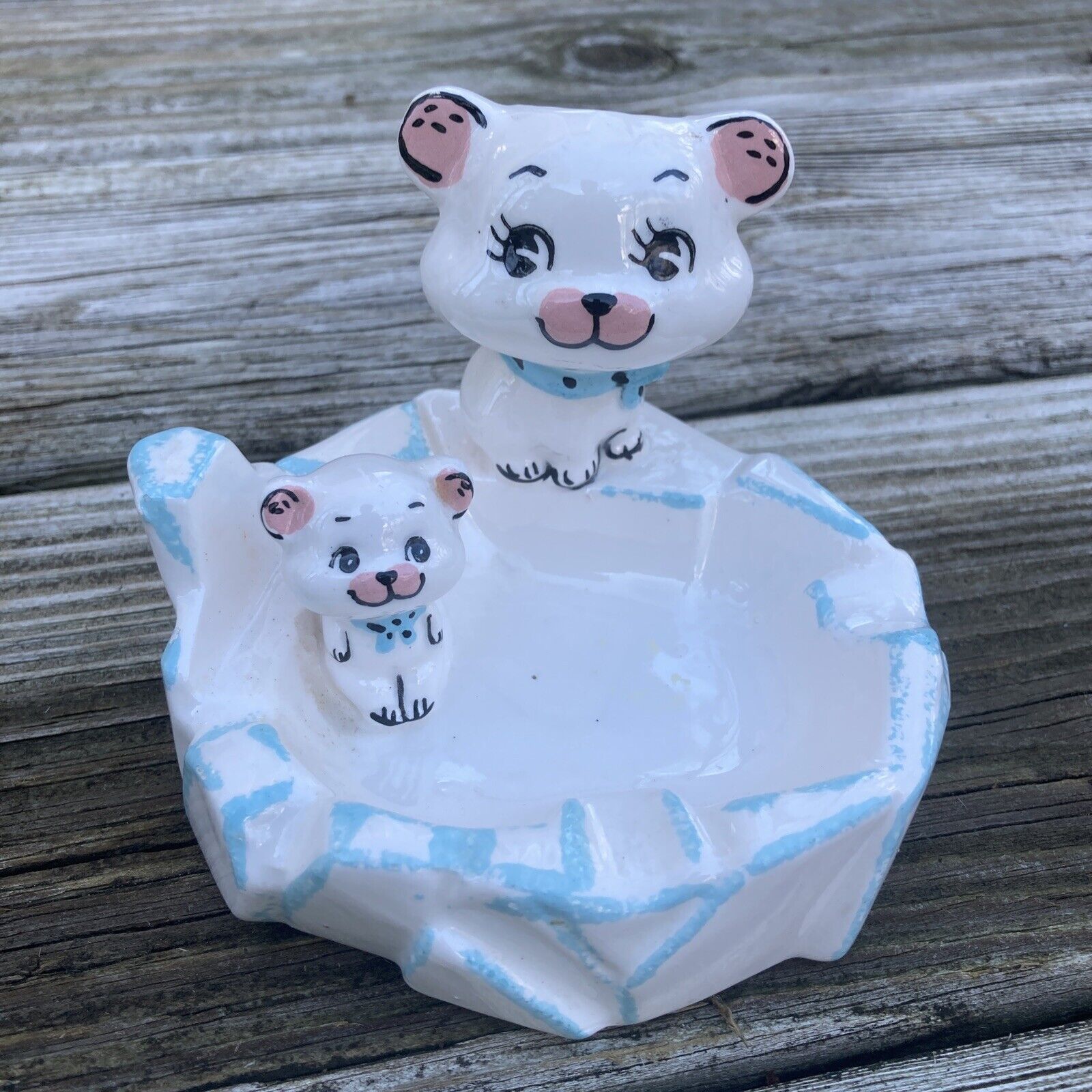 Kitchen Cubs ashtray with cigarette urn and match holder, front view.