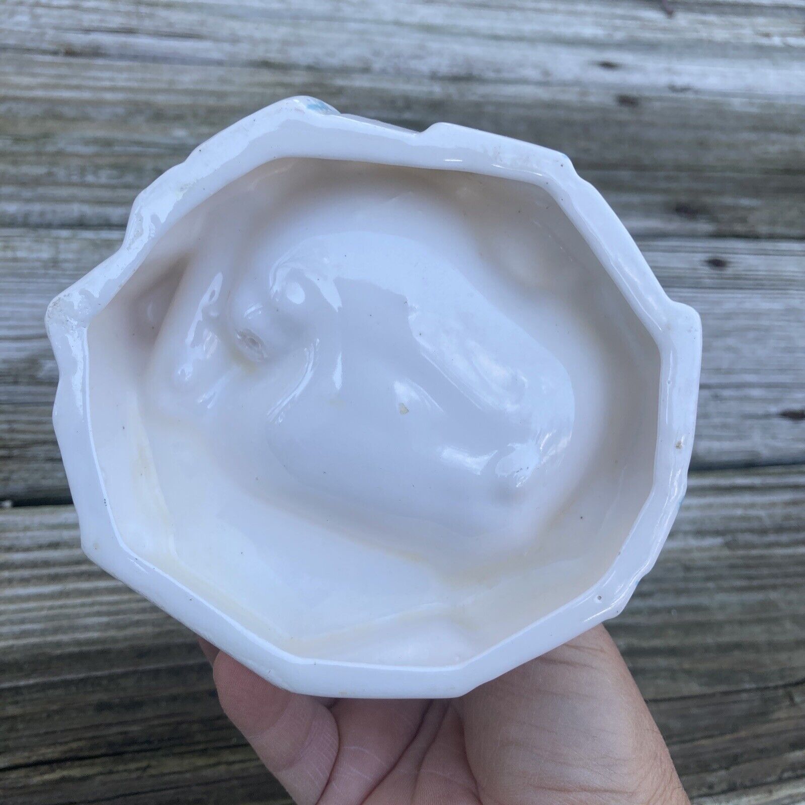 Underside of Kitchen Cubs ashtray.
