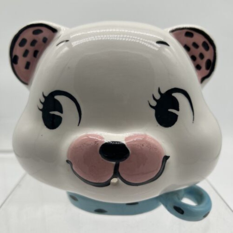 Kitchen Cubs polar bear string holder, front view.