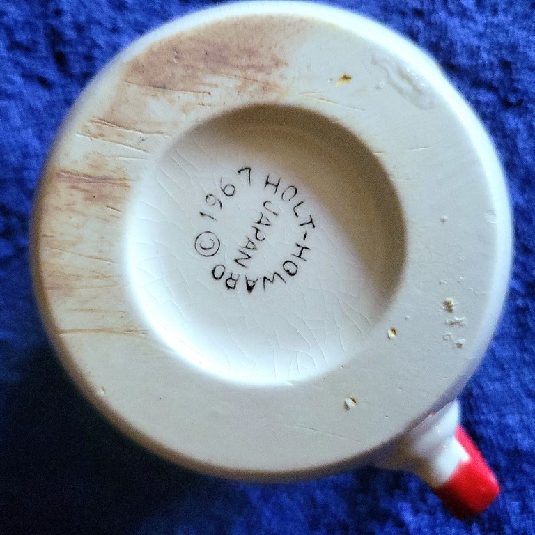 Underside of Holt Howard Cloud Santa mug with 1967 backstamp.