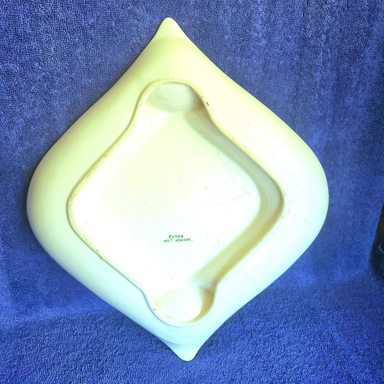Underside of Starry-Eyed Santa chip and cheese tray.