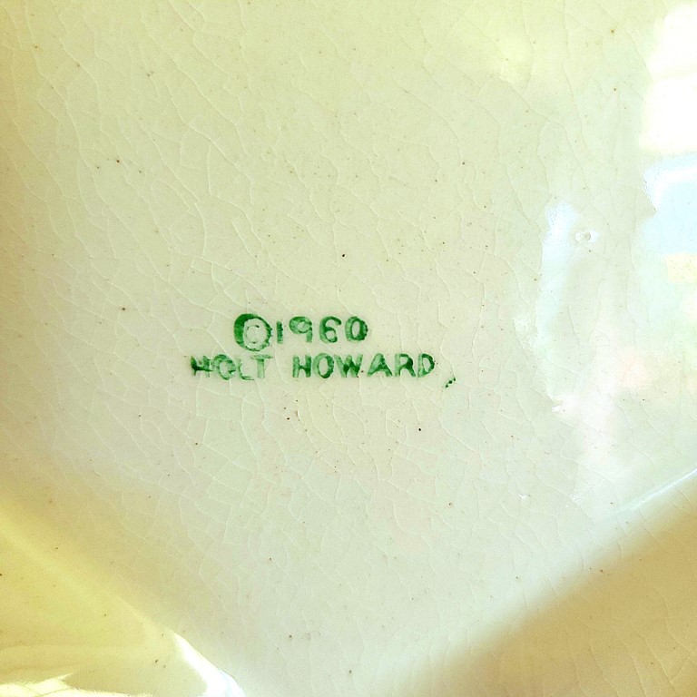 1960 Holt Howard backstamp on the chip and cheese tray.