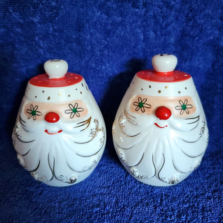 Holt Howard Starry-Eyed Santa salt and pepper shakers with Daisy-style eyes.