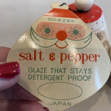 Original Holt Howard Starry-Eyed Santa salt and pepper hang tag on a surviving Atomic-eye set.