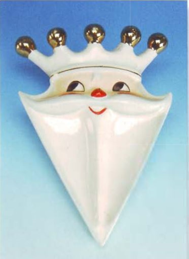 Large King Santa divided dish, front.