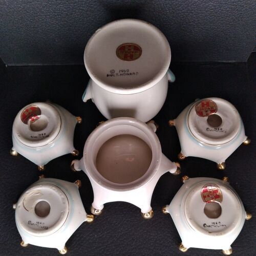 Tall-crown King Santa smoking piece disassembled with crown lid and four ashtrays.